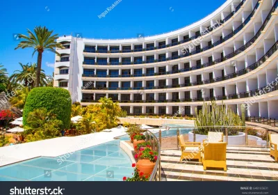 NOVOTON HOTEL